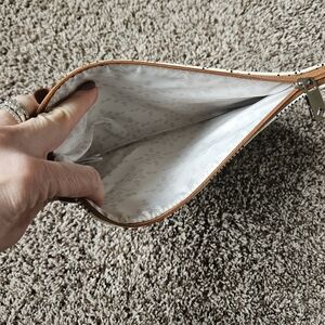 Thirty-One Rubie Mini Wrstlet LIKE NEW